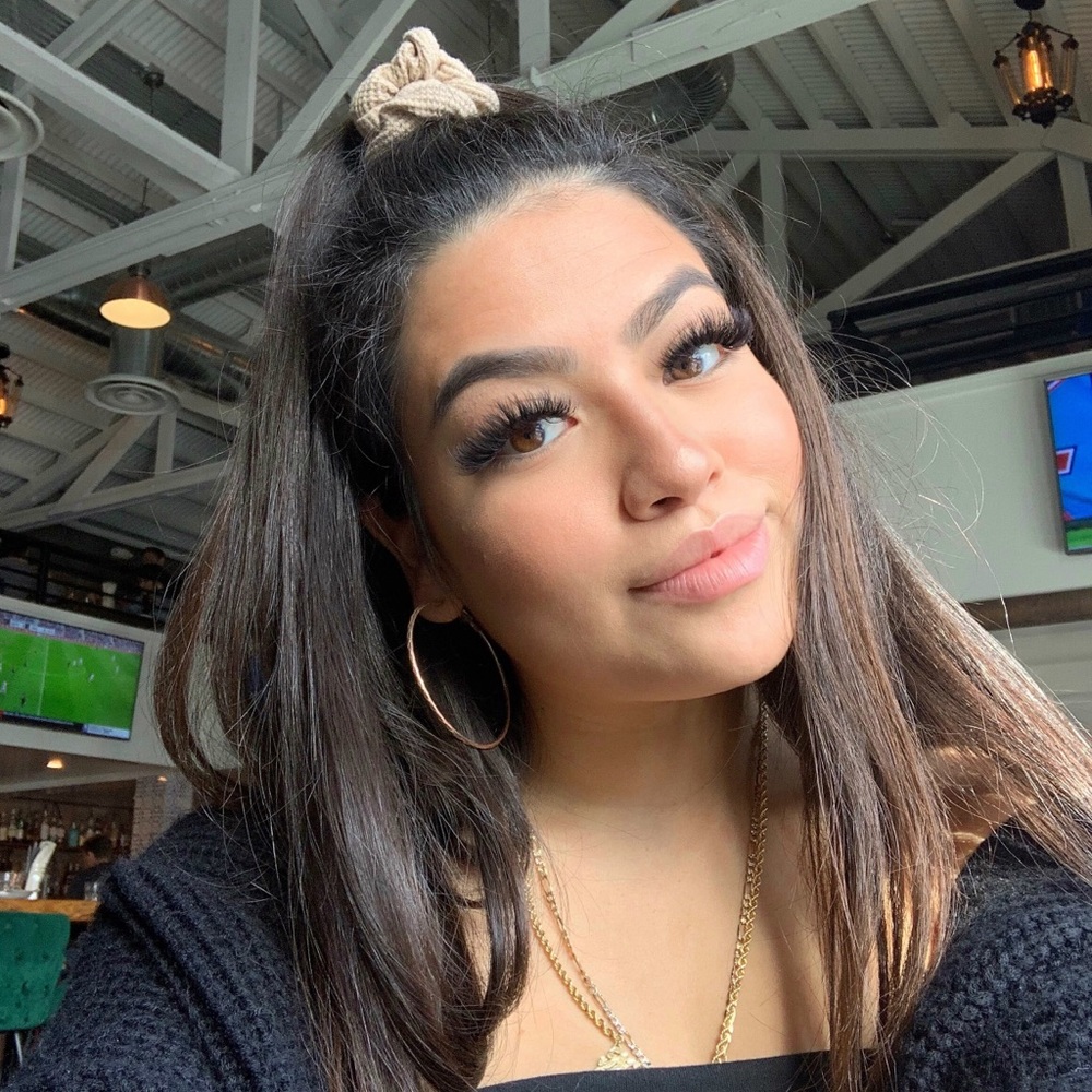 Meet your Posher, Naomi